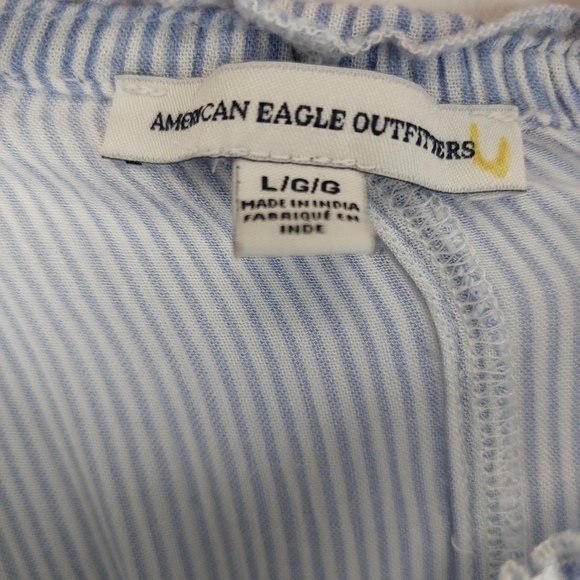 Y2K AEO Off Shoulder Crochet Top - Picture 7 of 7